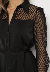 Born2be - Czarna Koszulowa Mini Sukienka z Materiałowym Paskiem i Siateczką w Górnej Części Gudris. Kolor: czarny. Materiał: materiał. Typ sukienki: koszulowe. Długość: mini #3