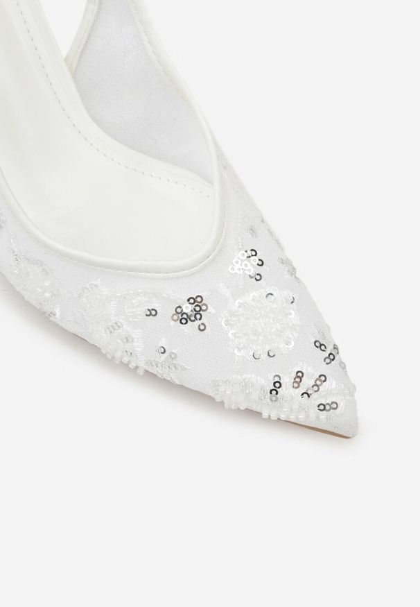 Born2be - Białe Sandały na Szpilce z Odkrytą Piętą Ozdobione Cekinami Avixaris. Okazja: na wesele, na ślub cywilny. Kolor: biały. Wzór: aplikacja. Obcas: na szpilce. Styl: elegancki, klasyczny, wizytowy