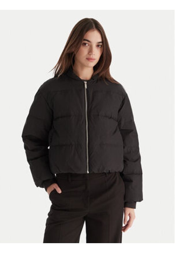 Calvin Klein Kurtka puchowa LV044D518G Czarny Regular Fit. Kolor: czarny. Materiał: syntetyk