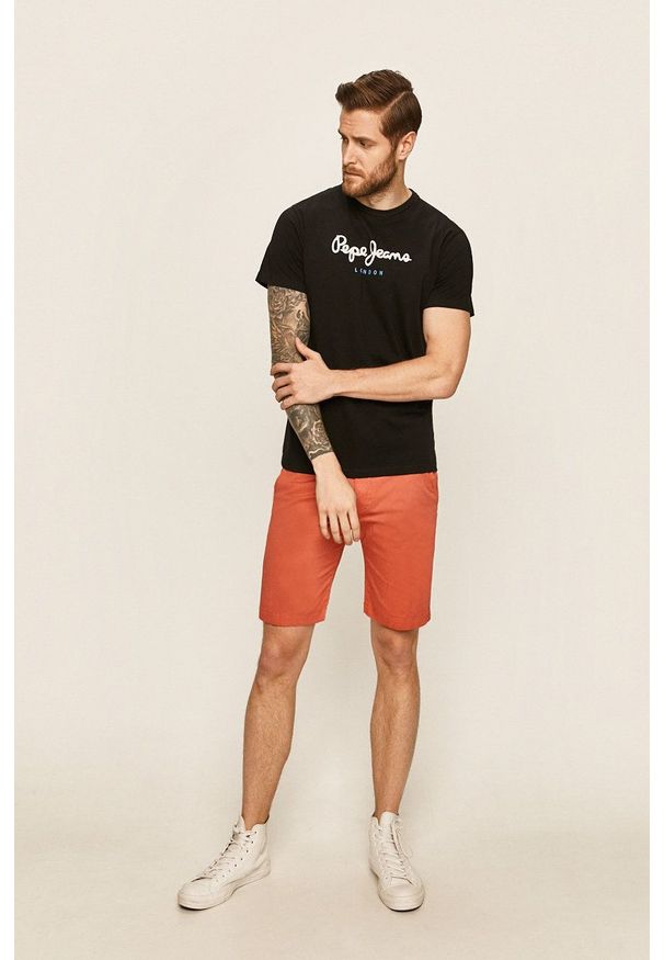Pepe Jeans - T-shirt Eggo. Kolor: czarny. Materiał: dzianina. Wzór: nadruk