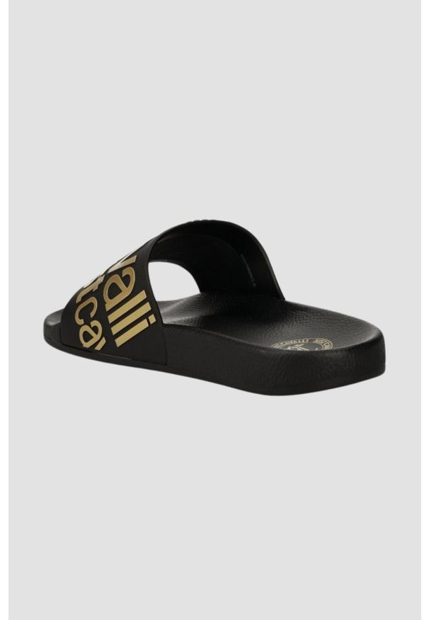 Just Cavalli - JUST CAVALLI Czarne klapki ze złotym logo Fondo Pool, Rozmiar 41. Kolor: czarny