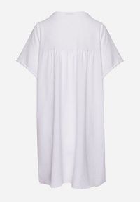 Born2be - Biała Klasyczna Sukienka Mini Trapezowa z Krótkim Rękawem Ifilva. Okazja: na co dzień. Kolor: biały. Długość rękawa: krótki rękaw. Typ sukienki: trapezowe. Styl: klasyczny. Długość: mini #5