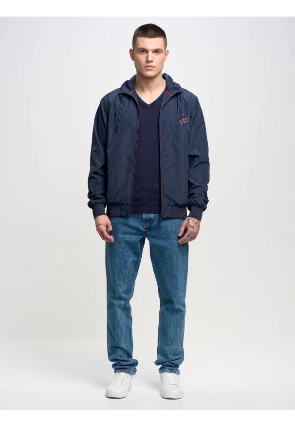 Big-Star - Sweter męski granatowy Vason 403. Typ kołnierza: dekolt w kształcie V. Kolor: niebieski. Materiał: dzianina, materiał, jeans. Styl: sportowy, klasyczny