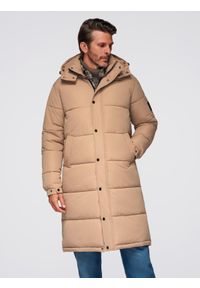 Ombre Clothing - Pikowana długa kurtka męska z odpinanym kapturem – beżowa V2 - Rozmiar: S. Typ kołnierza: kaptur. Kolor: beżowy. Materiał: tkanina, materiał, syntetyk, poliester, guma, puch. Długość: długie. Wzór: aplikacja, gładki, ze splotem