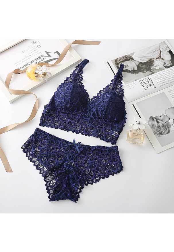 Intica - Komplet bielizny koronkowej braletka i figi na co dzień Jungeun. Stan: podwyższony. Kolor: niebieski. Materiał: koronka. Wzór: aplikacja