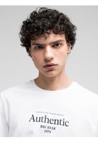 Big-Star - Koszulka męska z krótkim rękawem z linii Authentic Reagiser 100. Kolor: biały. Materiał: jeans, bawełna. Długość rękawa: krótki rękaw. Długość: krótkie. Wzór: nadruk #5
