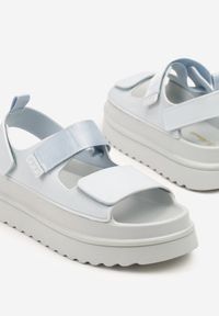 Renee - Niebieskie Sandały Chunky na Platformie z Zapięciem na Rzep Lorovia. Okazja: na co dzień. Zapięcie: rzepy. Kolor: niebieski. Obcas: na platformie. Styl: casual