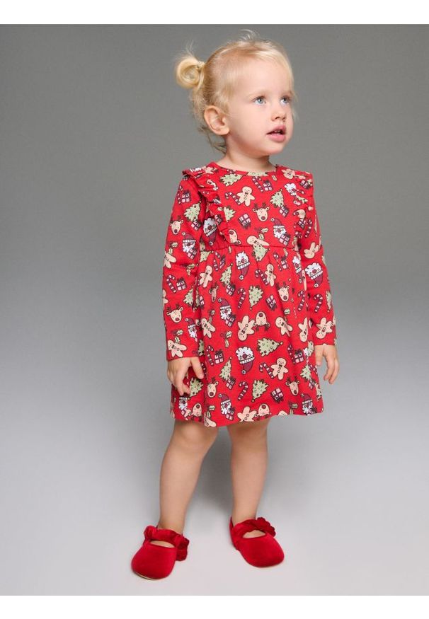 Sinsay - Sukienka z długim rękawem w świąteczny wzór - czerwony. Kolor: czerwony. Długość rękawa: długi rękaw. Styl: wizytowy