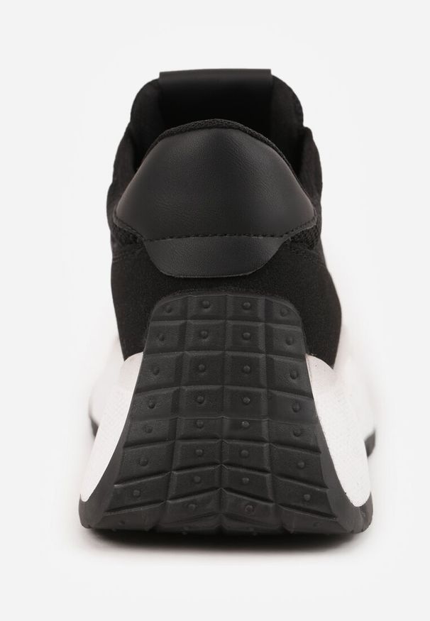 Renee - Czarne Sznurowane Sneakersy Vices na Platformie z Ozdobnymi Paskami Seliniel. Nosek buta: okrągły. Zapięcie: pasek. Kolor: czarny. Materiał: jeans. Wzór: paski. Obcas: na platformie