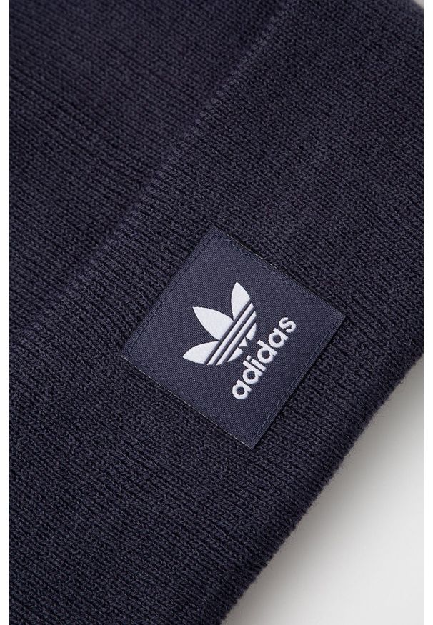 adidas Originals - Adidas Originals czapka kolor granatowy z cienkiej dzianiny. Kolor: niebieski. Materiał: dzianina