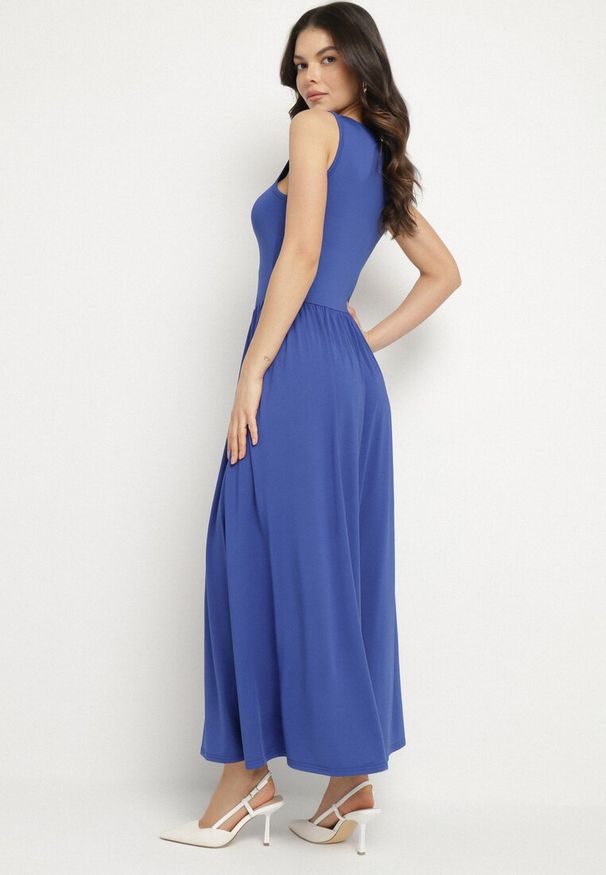 Born2be - Niebieska Sukienka z Wiskozą o Rozkloszowanym Kroju z Kwadratowym Dekoltem Tilvia. Okazja: na co dzień. Typ kołnierza: dekolt kwadratowy. Kolor: niebieski. Materiał: wiskoza. Długość rękawa: na ramiączkach. Sezon: lato. Styl: casual