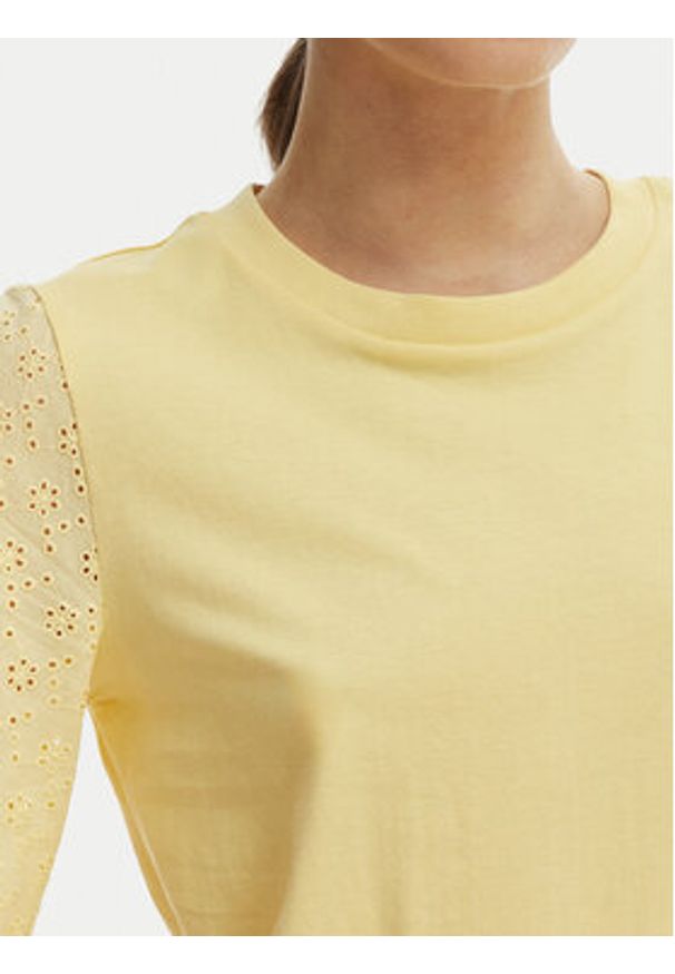 Vero Moda Bluzka Janni 10340706 Żółty Regular Fit. Kolor: żółty. Materiał: bawełna