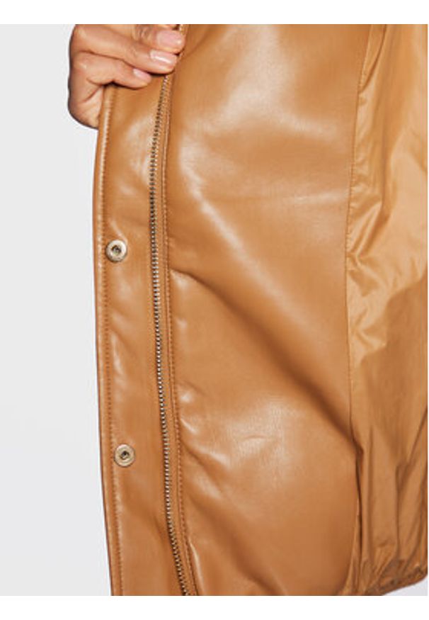 Patrizia Pepe Kurtka z imitacji skóry 2O0022/E005-B746 Brązowy Regular Fit. Kolor: brązowy. Materiał: skóra
