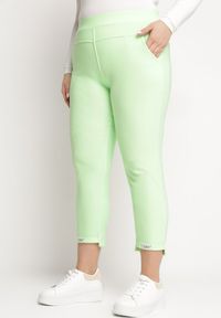 Born2be - Jasnozielone Spodnie z Nogawkami 7/8 i Kieszeniami Selandima. Kolor: zielony. Styl: elegancki #1