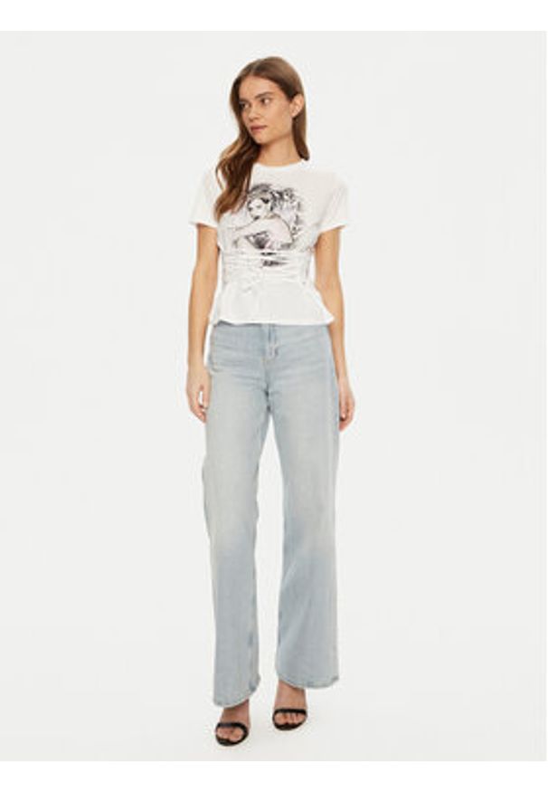 Guess T-Shirt W5RI32 K9RM1 Biały Regular Fit. Kolor: biały. Materiał: bawełna