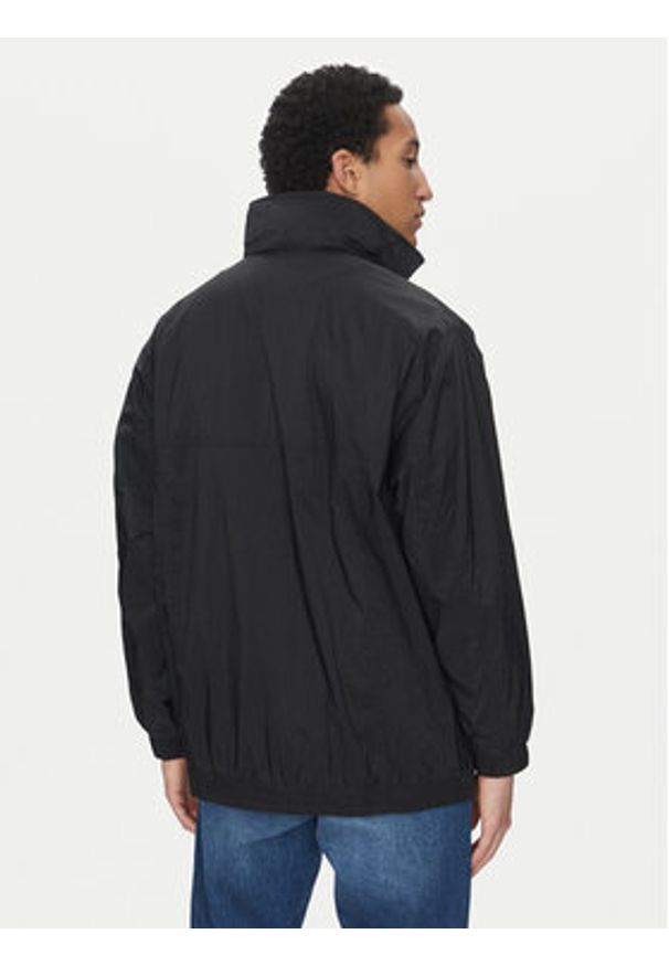Calvin Klein Jeans Kurtka przejściowa J30J325108 Czarny Regular Fit. Kolor: czarny. Materiał: syntetyk