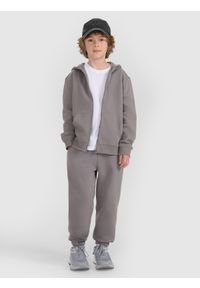 4f - 4F Bluza dresowa rozpinana z kapturem chłopięca - szara 122 (6-7 lat). Okazja: na co dzień. Typ kołnierza: kaptur. Kolor: szary. Materiał: dresówka. Wzór: gładki, ze splotem. Sezon: lato. Styl: sportowy, casual