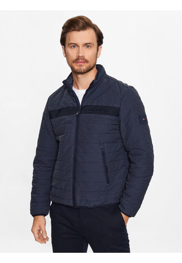 TOMMY HILFIGER - Tommy Hilfiger Kurtka przejściowa MW0MW31638 Granatowy Regular Fit. Kolor: niebieski. Materiał: syntetyk