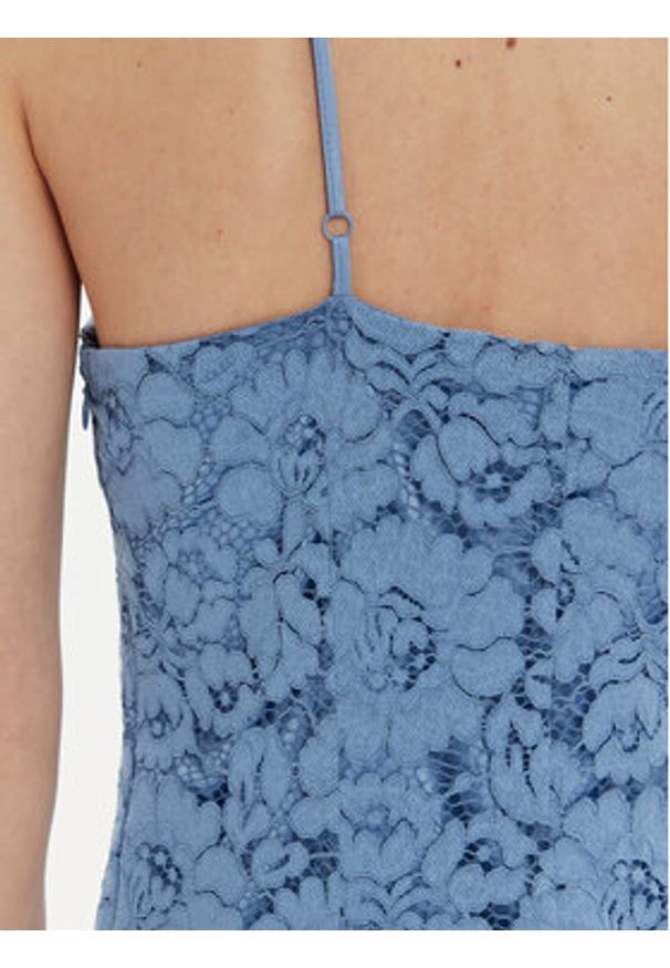 YAS Sukienka codzienna Milda 26032368 Niebieski Regular Fit. Okazja: na co dzień. Kolor: niebieski. Materiał: syntetyk. Typ sukienki: proste. Styl: casual