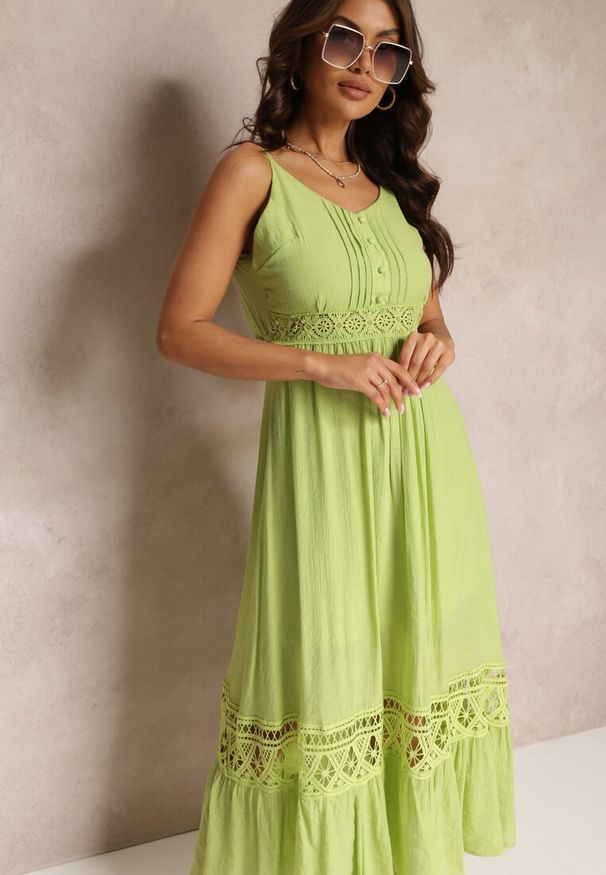 Renee - Zielona Rozkloszowana Sukienka Maxi z Falbanką i Koronką Luluma. Kolor: zielony. Materiał: koronka. Długość rękawa: na ramiączkach. Wzór: koronka. Sezon: lato. Długość: maxi
