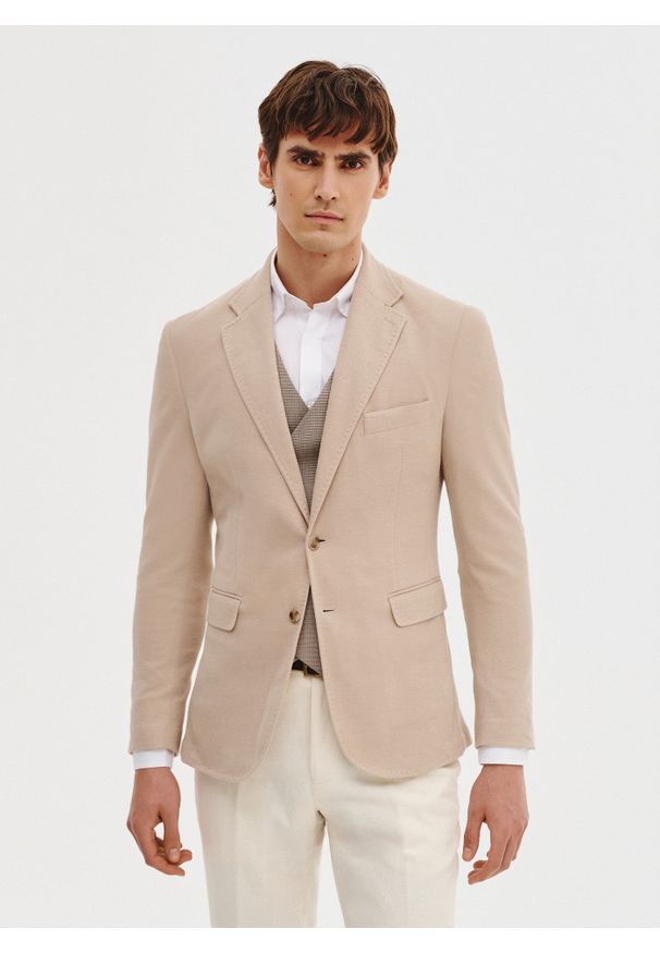 Pako Lorente - PAKO LORENTE – Dzianinowa marynarka w kolorze beżowym. Kolor: czerwony, beżowy. Materiał: dzianina. Sezon: wiosna