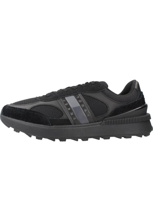TOMMY HILFIGER - Kapcie TOMMY JEANS TJM TECHNICAL RUNNER ESS Czarny. Kolor: czarny. Materiał: jeans. Sport: turystyka piesza