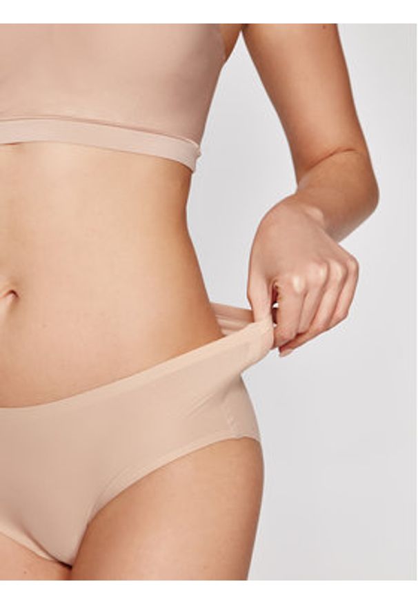 Chantelle Figi klasyczne Soft Stretch C26440 Beżowy. Kolor: beżowy. Materiał: syntetyk