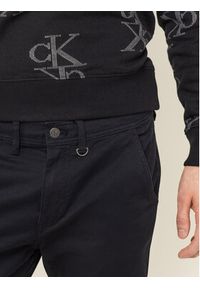 Calvin Klein Jeans Spodnie materiałowe J30J314207 Czarny Regular Fit. Kolor: czarny. Materiał: bawełna #6