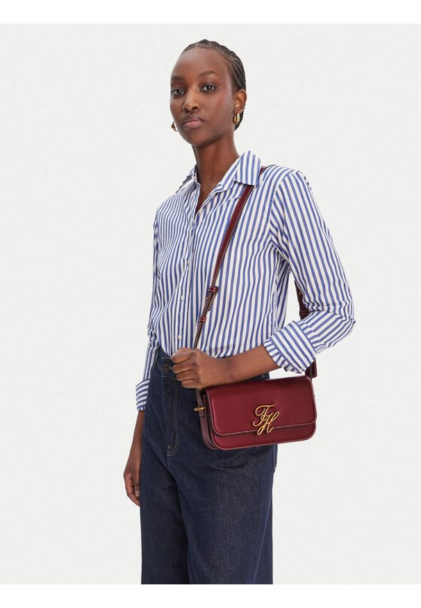 TOMMY HILFIGER - Tommy Hilfiger Torebka Th Script Flap Crossover AW0AW18399 Bordowy. Kolor: czerwony. Materiał: skórzane