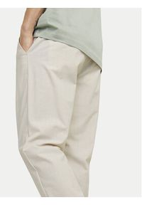 Jack & Jones - Jack&Jones Chinosy Marco 12193553 Beżowy Slim Fit. Kolor: beżowy. Materiał: syntetyk #8