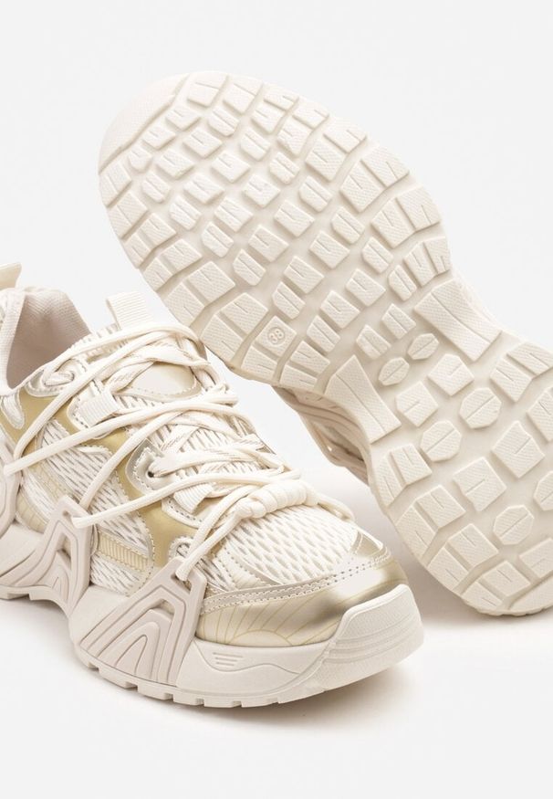 Renee - Złote Sneakersy z Designerskim Sznurowaniem Nuritha. Okazja: na co dzień. Kolor: złoty. Materiał: skóra. Obcas: na platformie