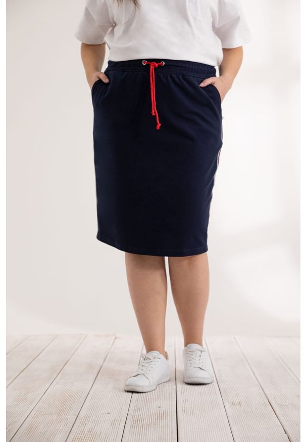 Niebieska spódnica Moda Size Plus Iwanek krótka, biznesowa