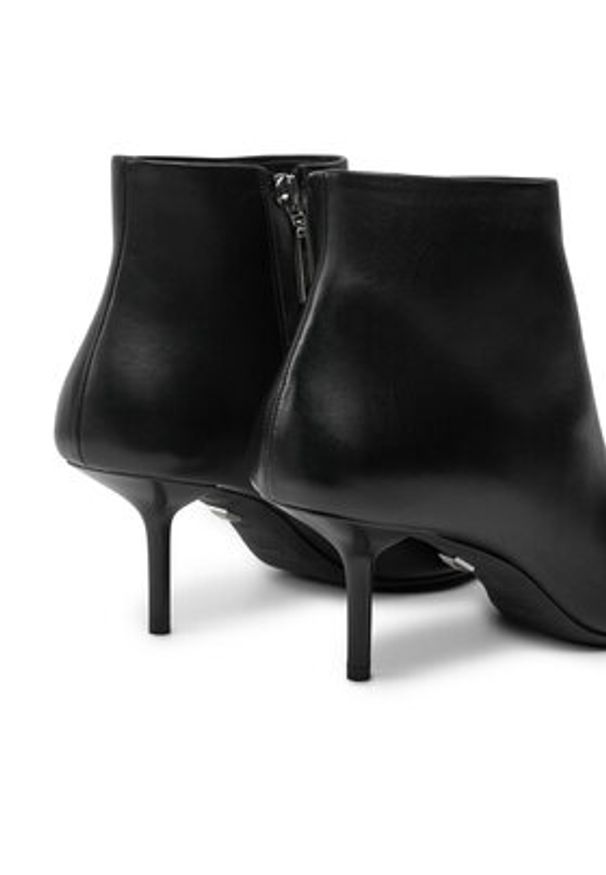 Max Mara Botki Mmbootie 24247960116 Czarny. Kolor: czarny. Materiał: skóra