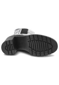 Czarna Kozaki Marco Tozzi Ocieplane Buty Damskie. Kolor: czarny. Materiał: wełna, jeans, syntetyk, skóra ekologiczna, futro. Sezon: zima. Obcas: na obcasie. Styl: klasyczny, elegancki. Wysokość obcasa: średni #6