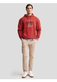 Big-Star - Bluza męska z kapturem z nadrukiem ceglasta Herity 704. Okazja: na co dzień. Typ kołnierza: kaptur. Kolor: czerwony. Materiał: dzianina, jeans. Wzór: nadruk. Styl: casual #2