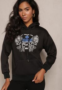 Renee - Czarna Modna Bluza z Nadrukiem i Kapturem Arinalu. Kolor: czarny. Materiał: polar. Wzór: nadruk #5