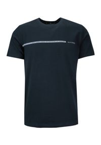 Quickside - T-shirt Męski z Napisami, Granatowy, z Nadrukiem, Bawełniany, Krótki Rękaw -QUICKSIDE. Kolor: niebieski. Materiał: bawełna, elastan. Długość rękawa: krótki rękaw. Długość: krótkie. Wzór: nadruk. Sezon: lato #1