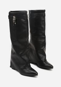 Renee - Czarne Kozaki z Cholewką Imitującą Nogawkę i Koturnem Ericelle. Kolor: czarny. Materiał: jeans. Szerokość cholewki: normalna. Obcas: na koturnie #7