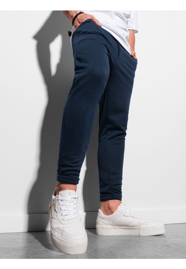 Niebieskie spodnie Ombre Clothing