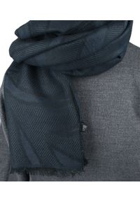 Lekki Szalik Wiosenno-Jesienny - Teer - Nieregularny Granatowy Wzór. Okazja: na spacer. Kolor: niebieski. Materiał: poliester, wiskoza. Sezon: wiosna, jesień. Styl: elegancki #4