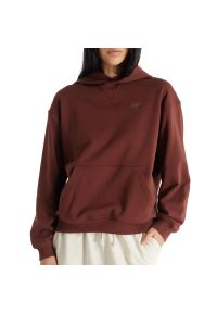Bluza New Balance WT41537ROK - brązowa. Okazja: na co dzień. Kolor: brązowy. Materiał: bawełna, materiał, prążkowany, dresówka. Styl: klasyczny, casual