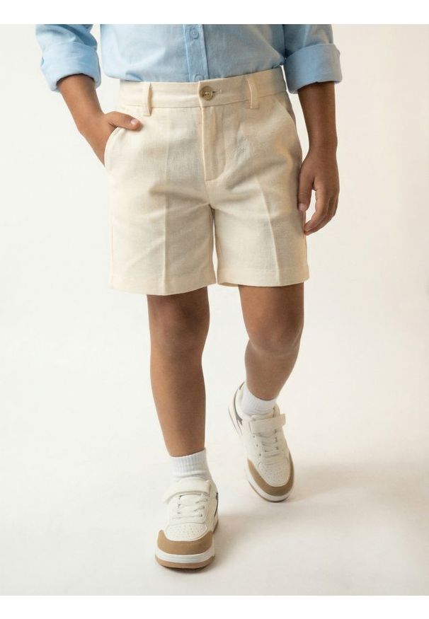 Sinsay - Szorty z domieszką wiskozy i lnu - kremowy. Kolor: kremowy. Materiał: wiskoza, len