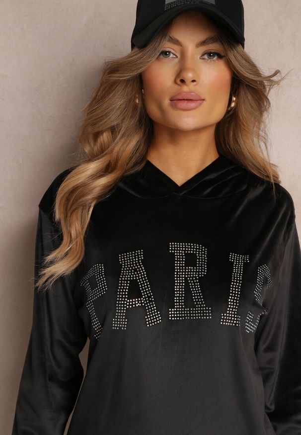 Renee - Czarny 2-częściowy Welurowy Komplet Dresowy z Bluzą i Spodniami Yamiya. Kolor: czarny. Materiał: welur, dresówka. Wzór: aplikacja