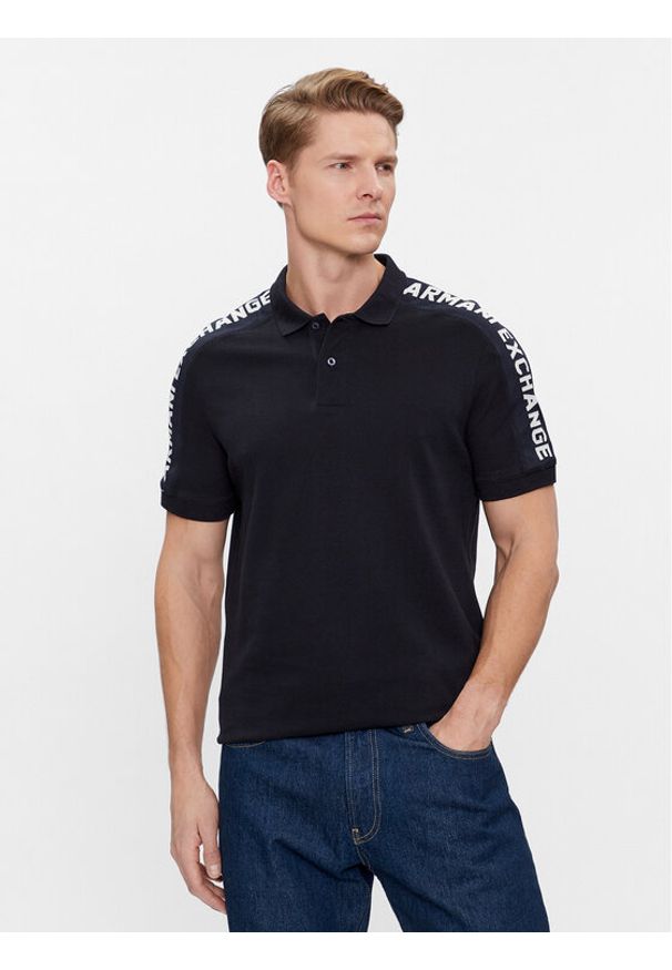 Armani Exchange Polo 3DZFLA ZJM5Z 1583 Granatowy Regular Fit. Typ kołnierza: polo. Kolor: niebieski. Materiał: bawełna