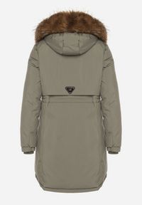 Born2be - Zielona Casualowa Kurtka Parka z Kapturem z Futerkiem Nallorea. Okazja: na co dzień. Typ kołnierza: kaptur. Kolor: zielony. Materiał: futro. Styl: casual #5