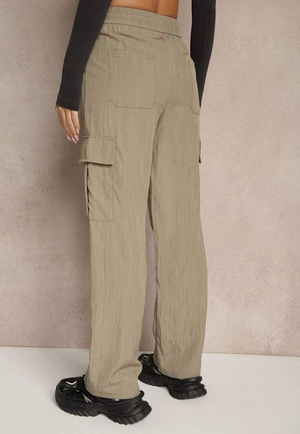 Renee - Zielone Spodnie Cargo z Bawełną o Szerokim Kroju High Waist Mairiora. Okazja: na co dzień. Stan: podwyższony. Kolor: zielony. Materiał: bawełna. Styl: casual