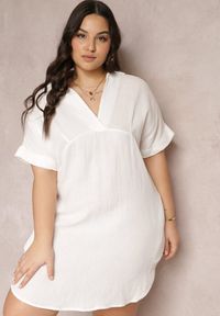 Renee - Biała Bawełniana Sukienka Mini o Pudełkowym Fasonie z Kołnierzykiem Elealla. Kolekcja: plus size. Kolor: biały. Materiał: bawełna. Długość rękawa: krótki rękaw. Typ sukienki: dla puszystych. Długość: mini
