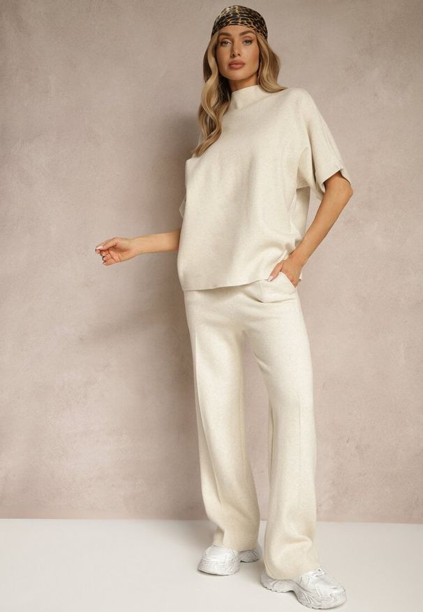 Renee - Jasnobeżowy Komplet Oversize z Dzianiny z Wiskozą T-shirt i Spodnie o Szerokim Kroju Linneathra. Kolor: beżowy. Materiał: wiskoza, dzianina