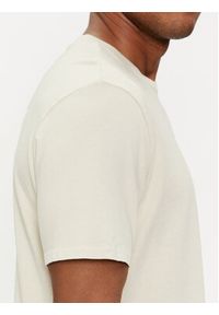 Guess T-Shirt F4GI09 KA260 Beżowy Regular Fit. Kolor: beżowy. Materiał: bawełna #3