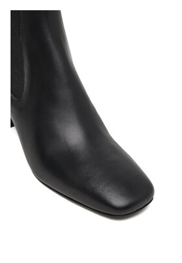 Love Moschino - LOVE MOSCHINO Botki JA21085G0NIA0000 Czarny. Kolor: czarny. Materiał: skóra